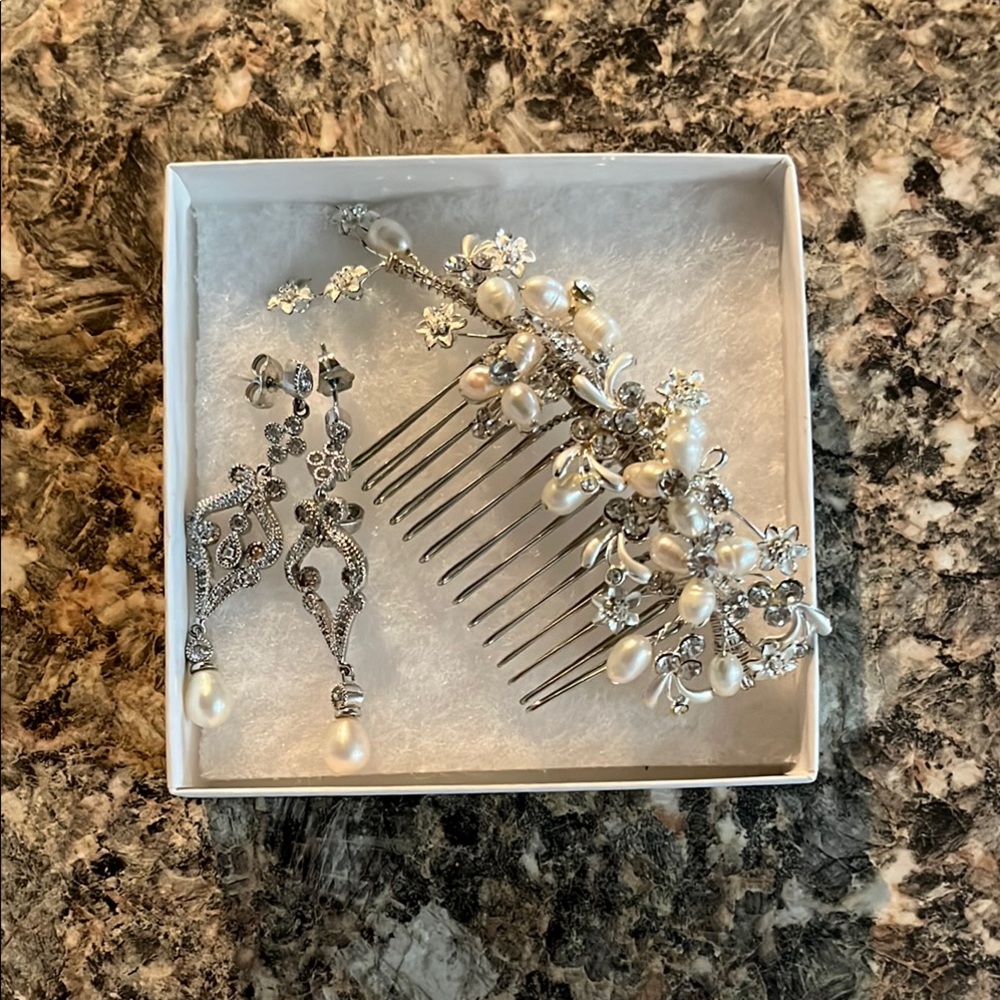 Silver and Pearl bridal hairpiece and earrings